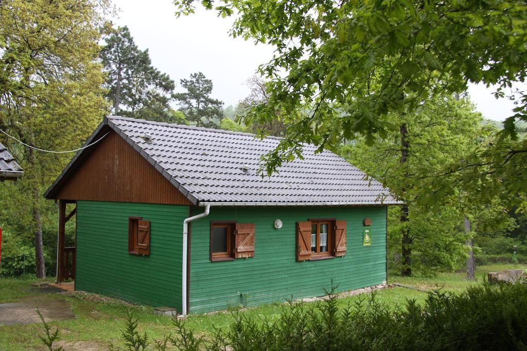 Camping De La Pelouse Jaulny الغرفة الصورة